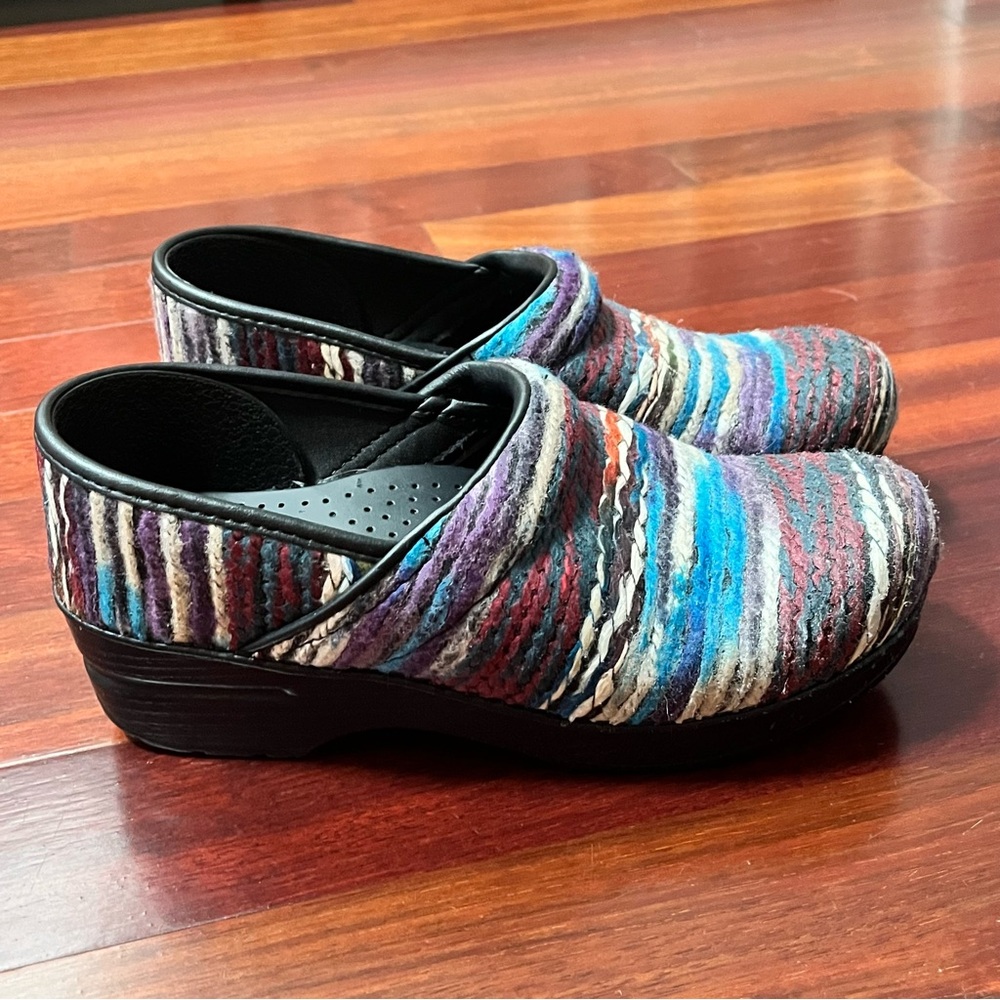 Dansko Clogs Comfort Shoes Coated Yarn Pro Clogs  Slip On Sandals Rainbow